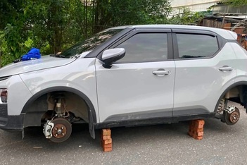 Vụ ô tô mất 2 bánh xe ở Hà Nội: Chủ nhân chiếc xe lên tiếng